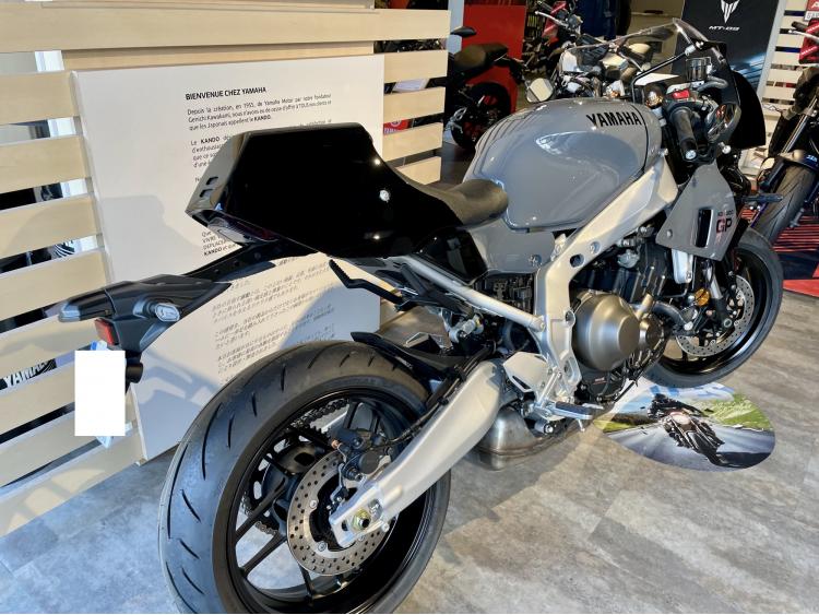 YAMAHA XSR 900 GP 47,5 CV (permis A2) ou 95 CV