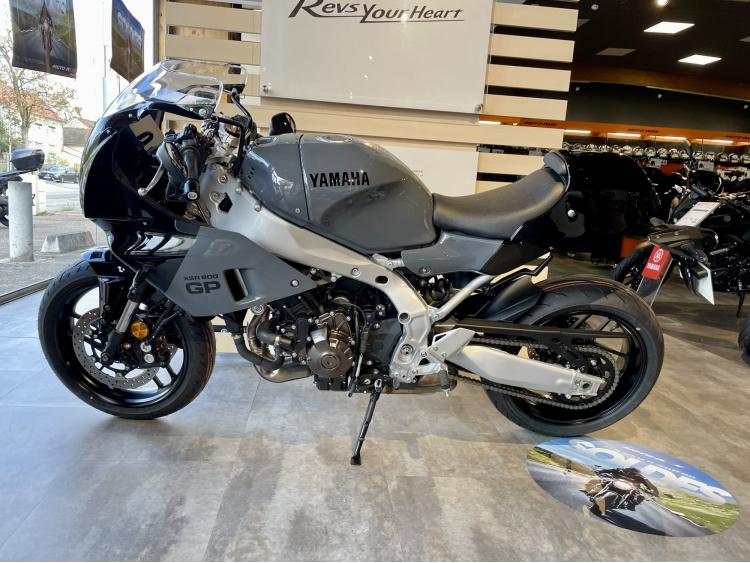 YAMAHA XSR 900 GP 47,5 CV (permis A2) ou 95 CV