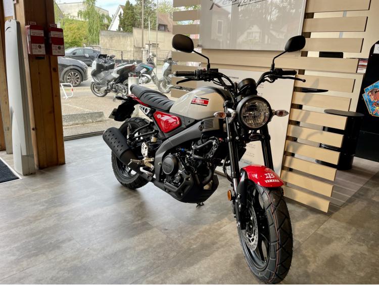 YAMAHA XSR 125