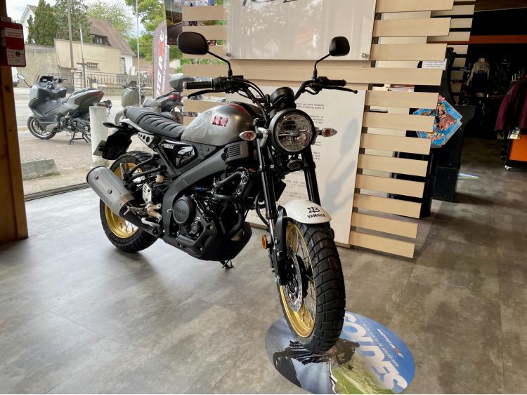 YAMAHA XSR 125 Legacy
